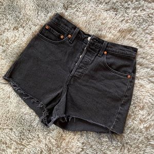 Levis Ribcage Shorts